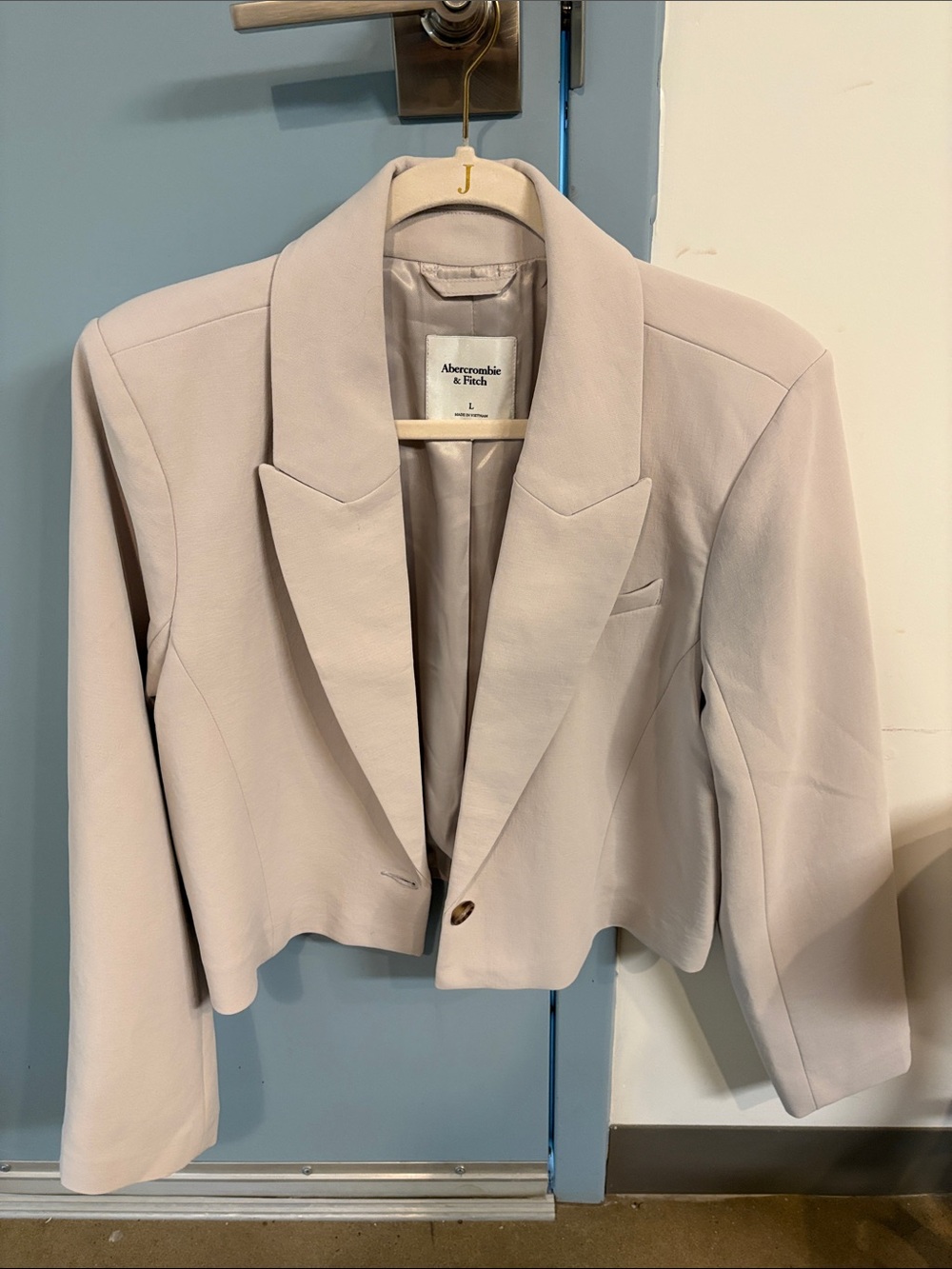 Abercrombie & Fitch Women's Cropped Blazer in Light Taupe